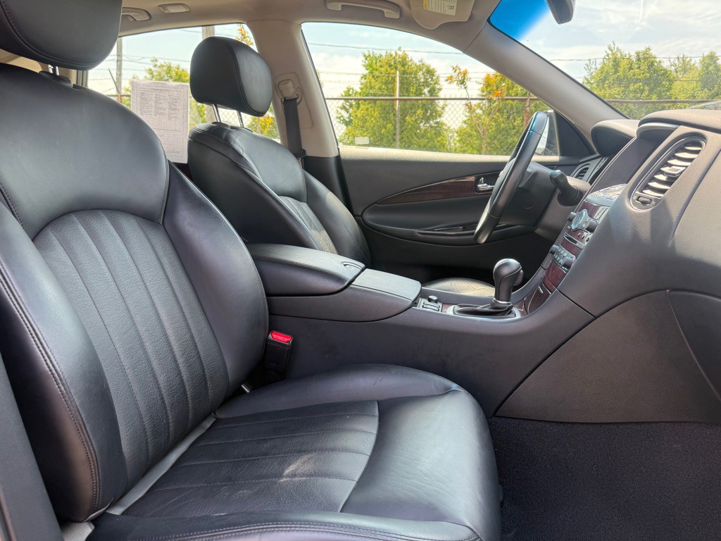 2017 INFINITI QX50 Image 9