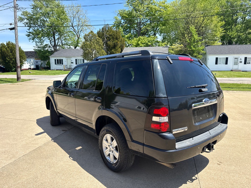 2010 Ford Explorer Image 8