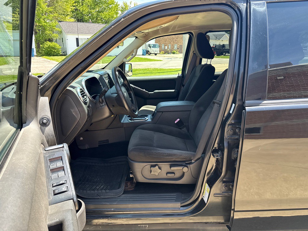 2010 Ford Explorer Image 10