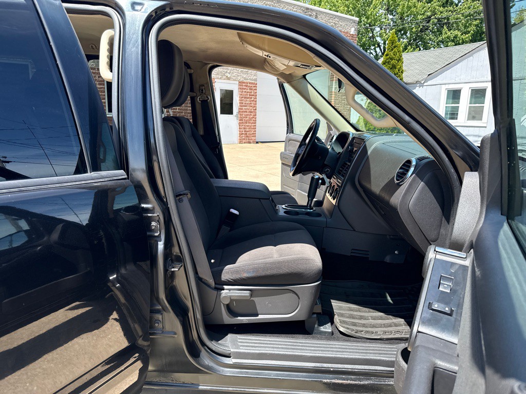 2010 Ford Explorer Image 11