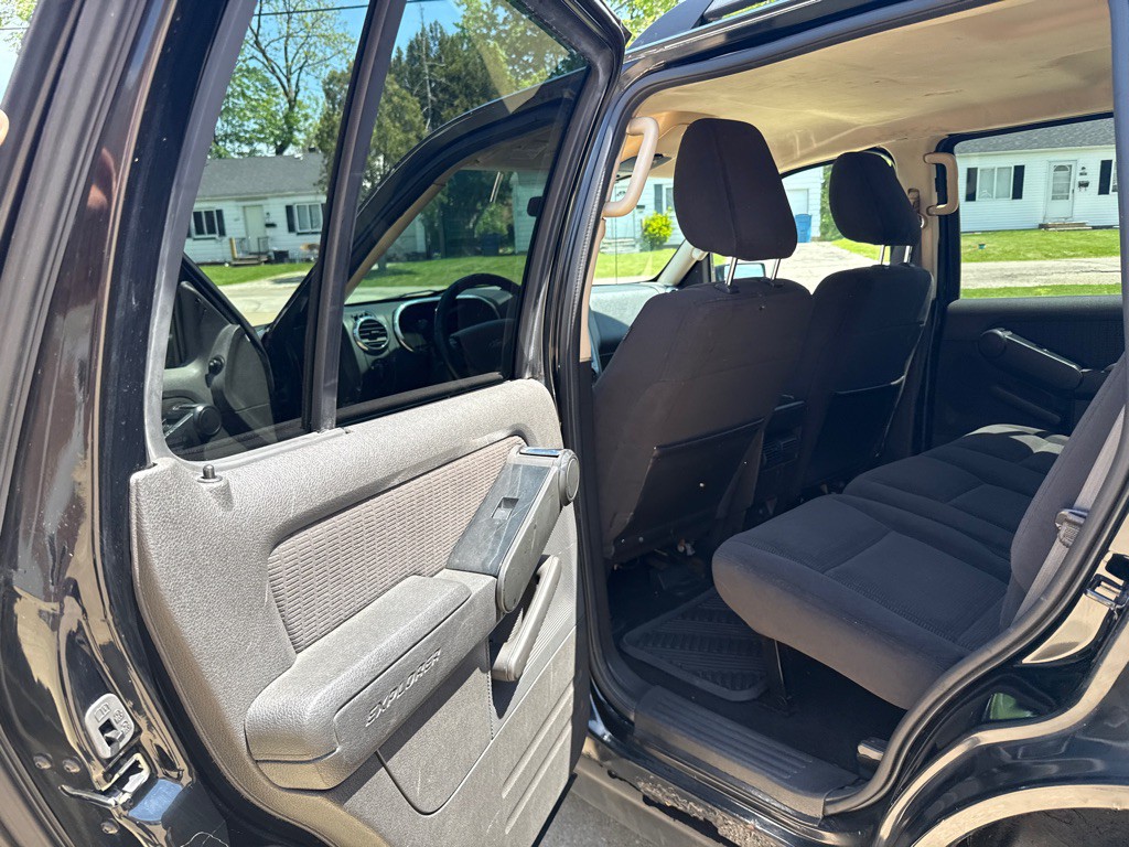 2010 Ford Explorer Image 12