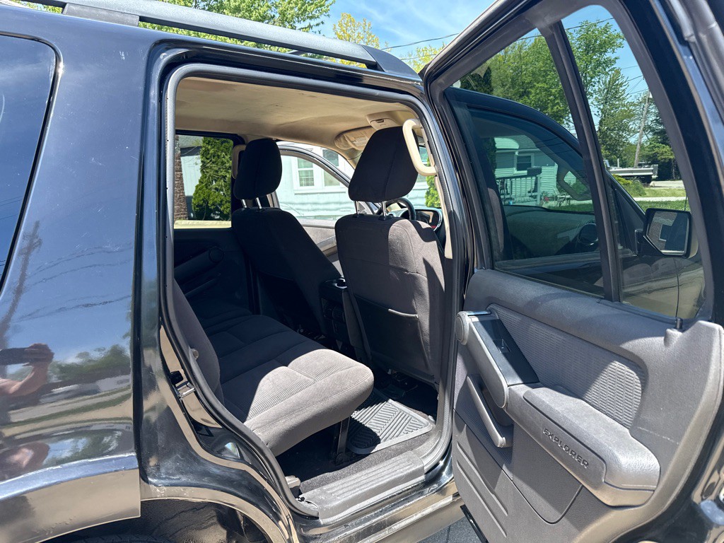 2010 Ford Explorer Image 13