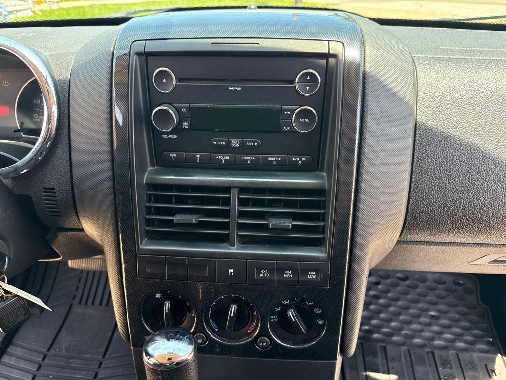 2010 Ford Explorer Image 15