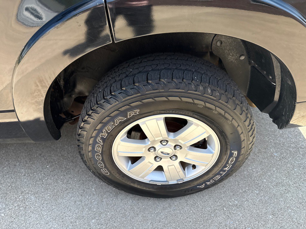 2010 Ford Explorer Image 17