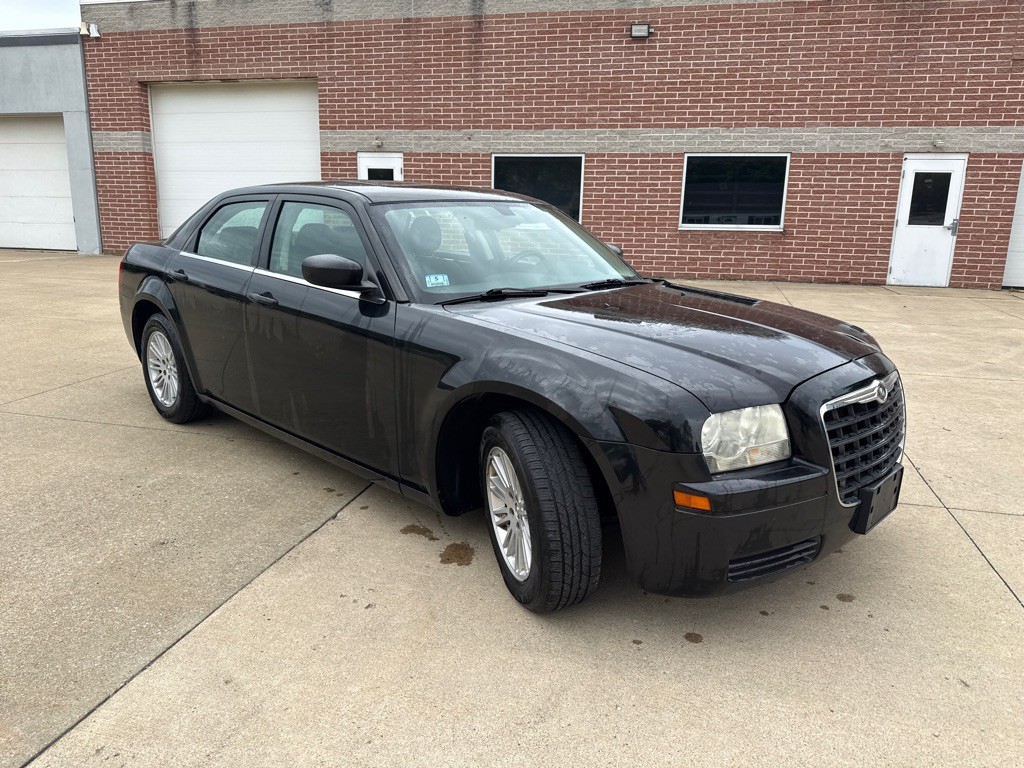 2009 Chrysler 300 Image 3