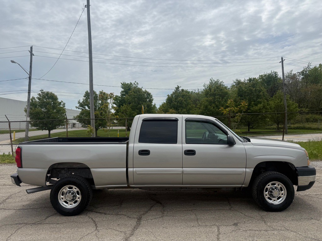 2006 Chevrolet Silverado 1500 Image 2