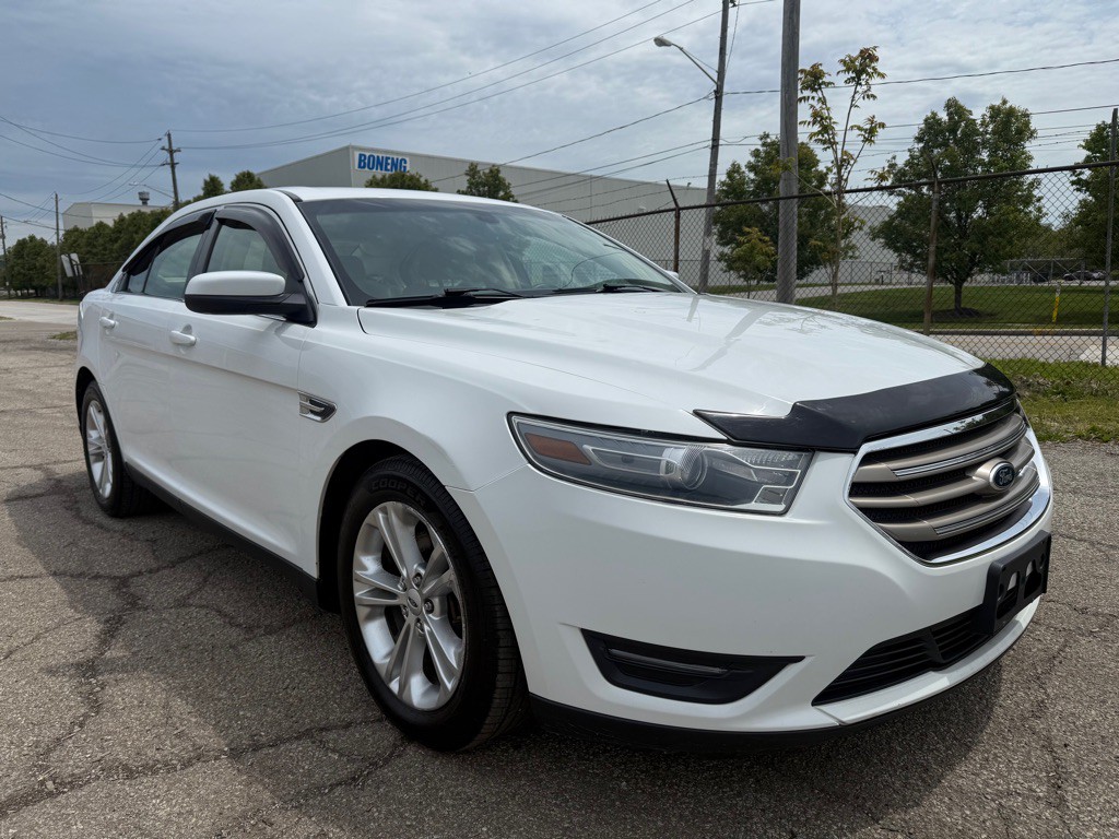 2013 Ford Taurus Image 1