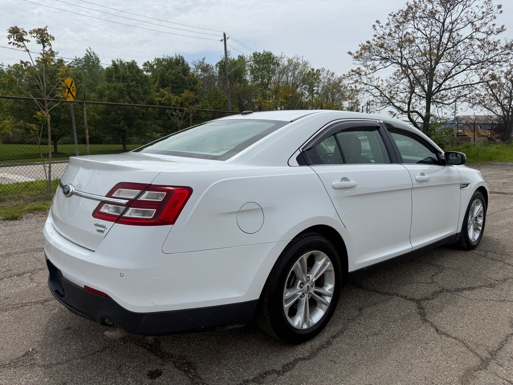 2013 Ford Taurus Image 3