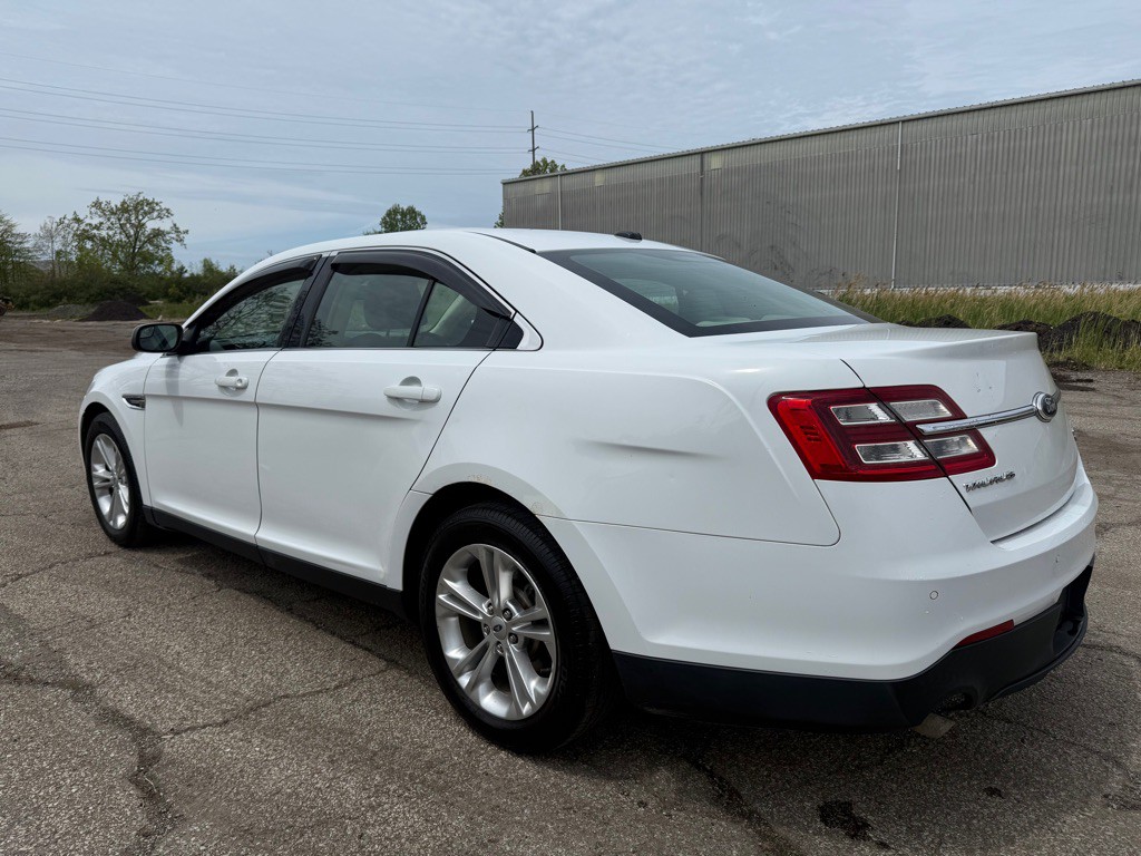 2013 Ford Taurus Image 4