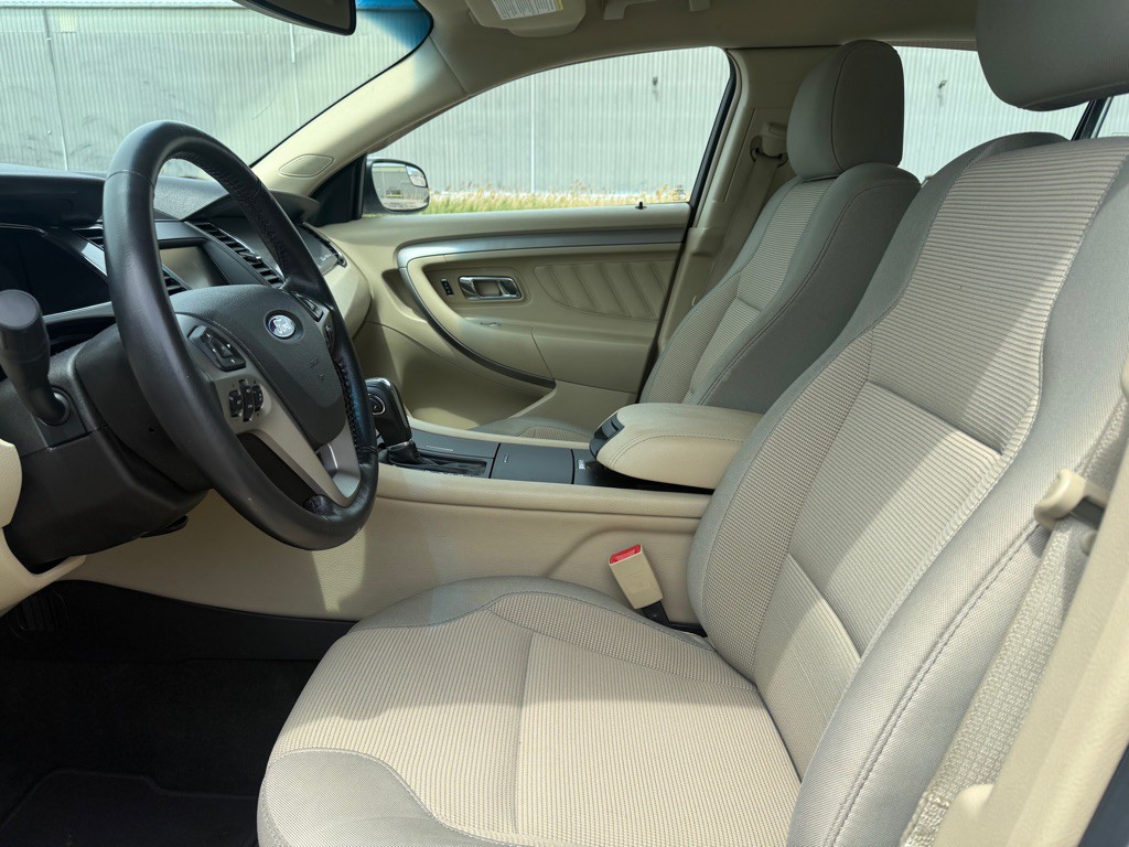 2013 Ford Taurus Image 8