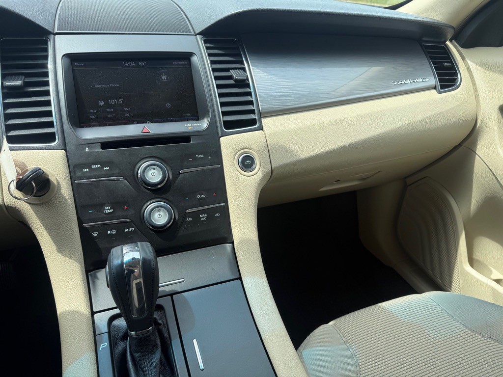 2013 Ford Taurus Image 13