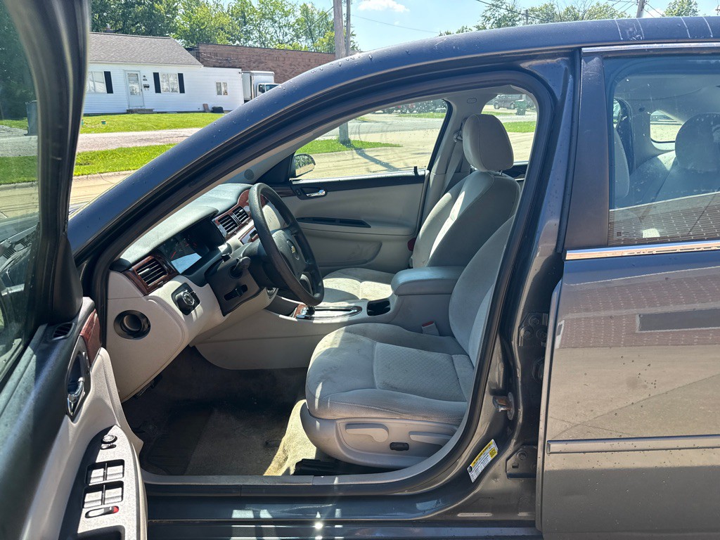 2011 Chevrolet Impala Image 10