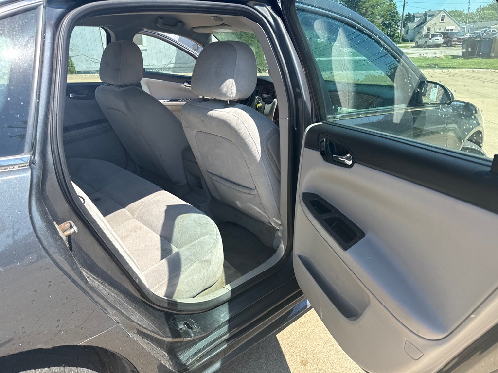 2011 Chevrolet Impala Image 13