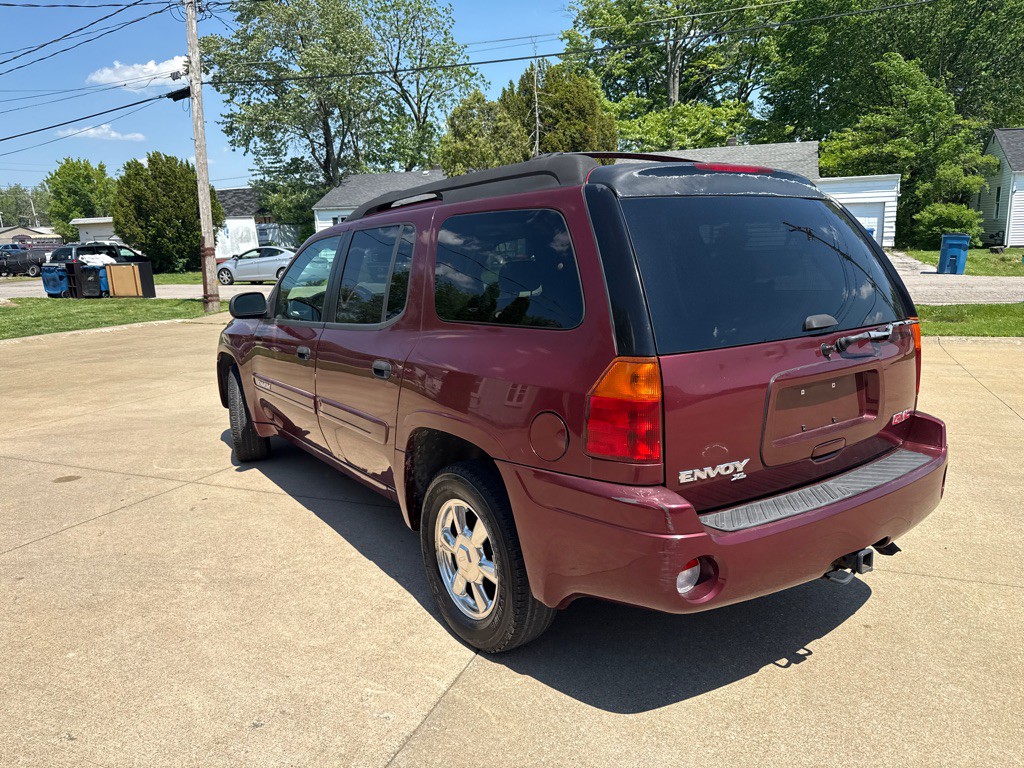 2004 GMC Envoy Image 8