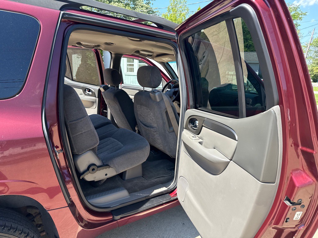 2004 GMC Envoy Image 13
