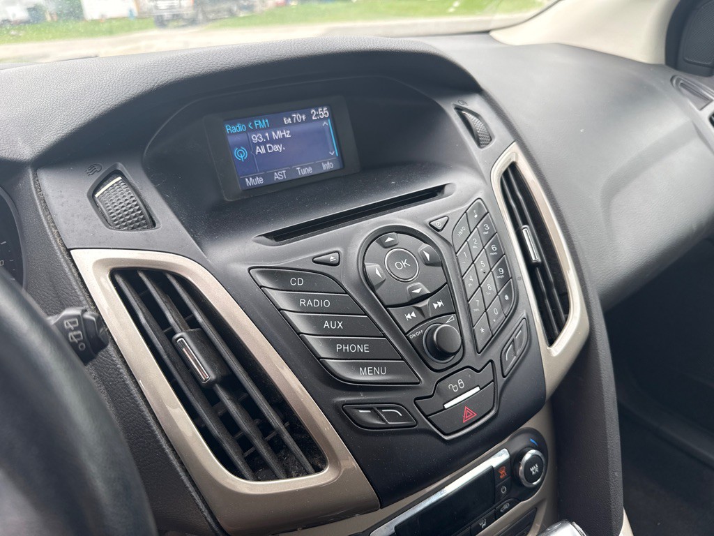 2012 Ford Focus Image 16