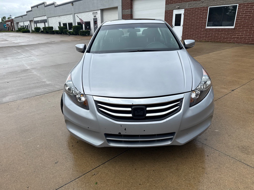 2011 Honda Accord Image 2