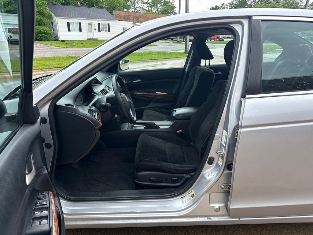 2011 Honda Accord Image 10