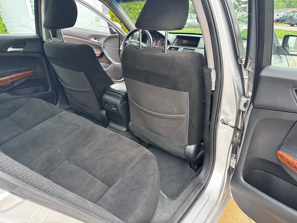 2011 Honda Accord Image 12