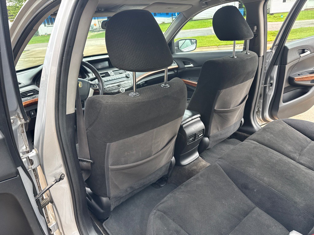 2011 Honda Accord Image 13