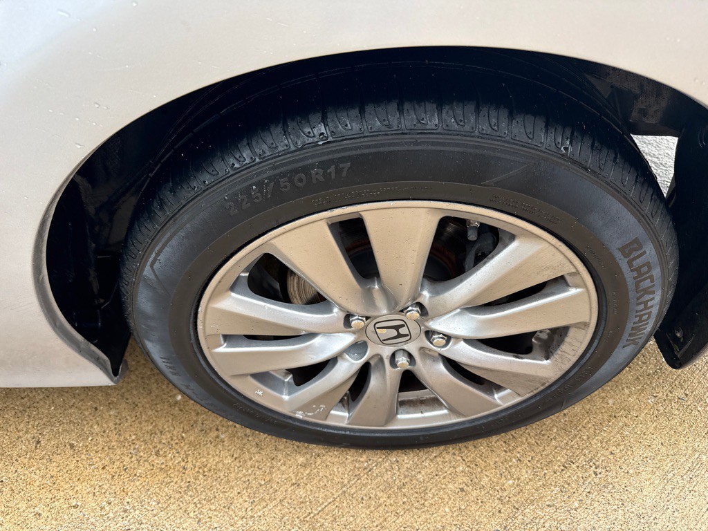 2011 Honda Accord Image 17