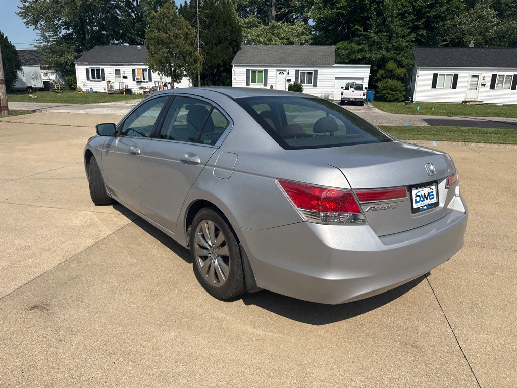 2011 Honda Accord Image 4