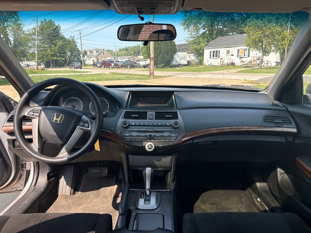 2011 Honda Accord Image 9