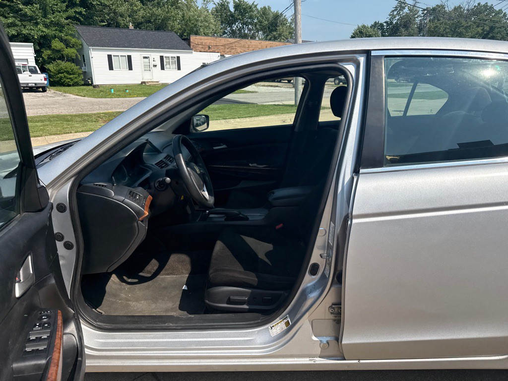 2011 Honda Accord Image 10