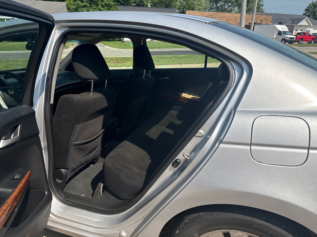 2011 Honda Accord Image 12
