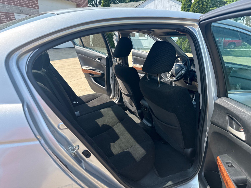 2011 Honda Accord Image 13