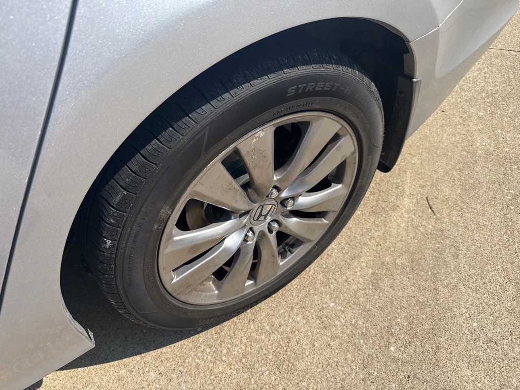 2011 Honda Accord Image 17