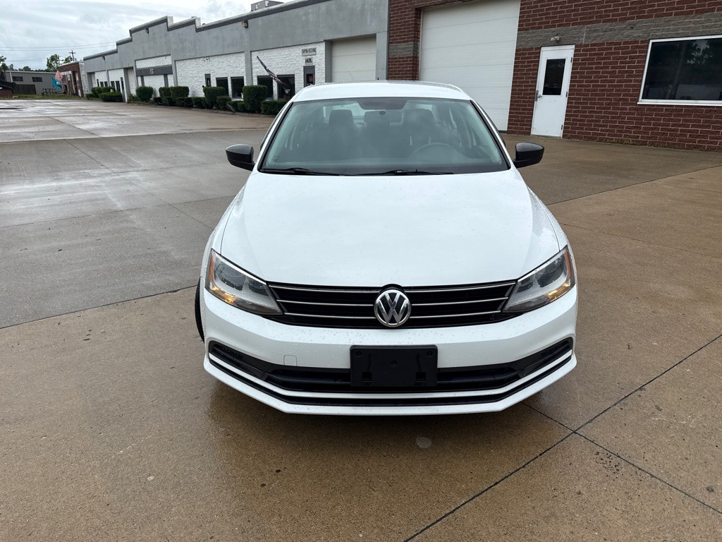 2015 Volkswagen Jetta Image 2