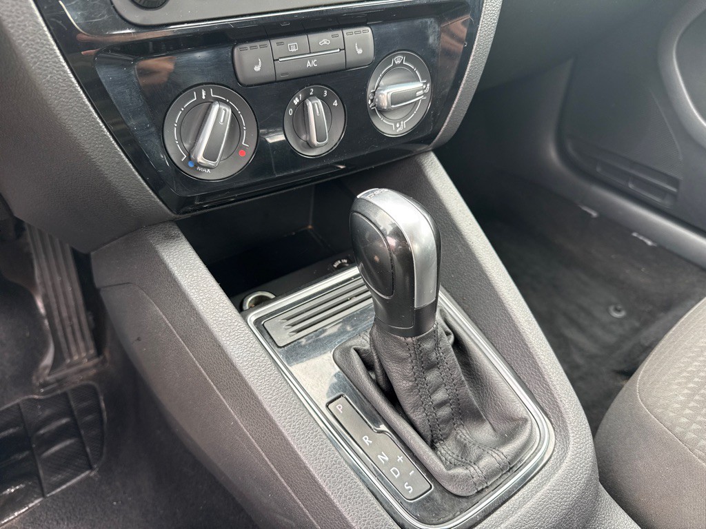 2015 Volkswagen Jetta Image 16