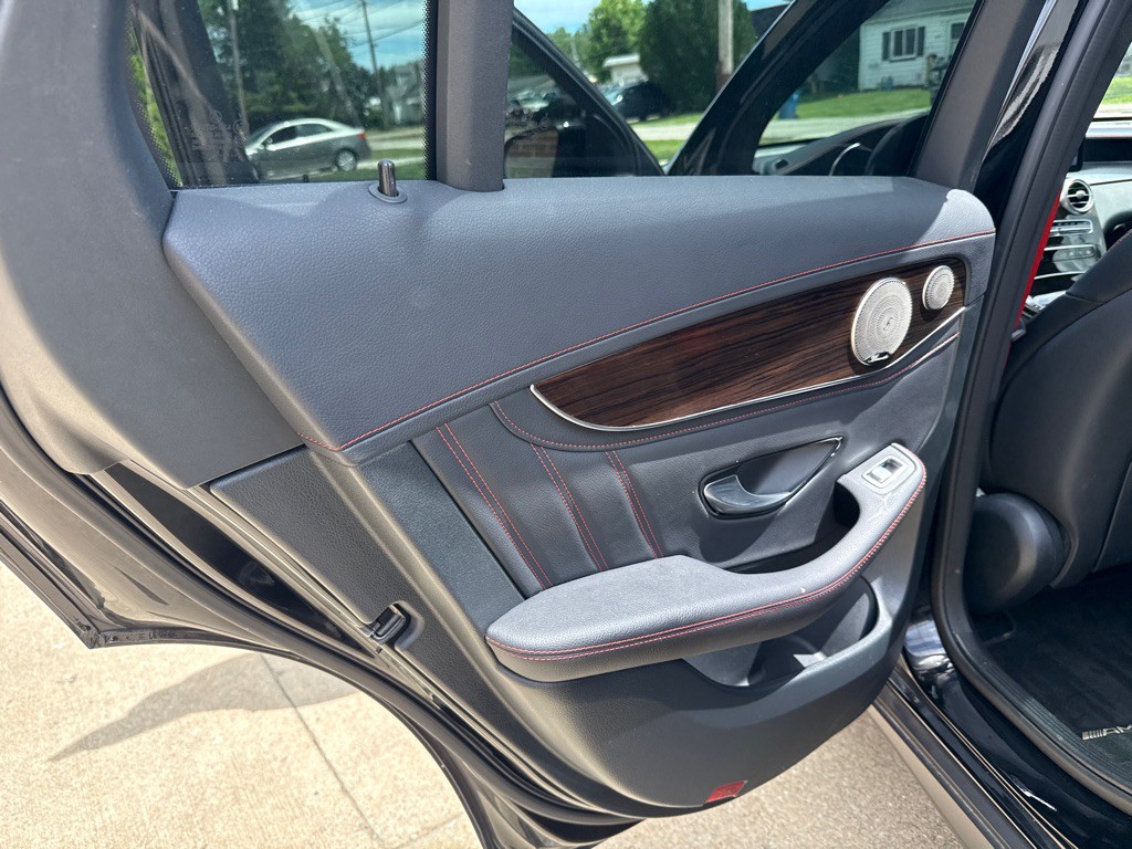 2021 Mercedes-Benz GLC-Class Image 23