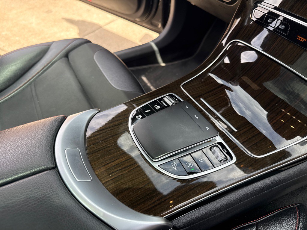 2021 Mercedes-Benz GLC-Class Image 27
