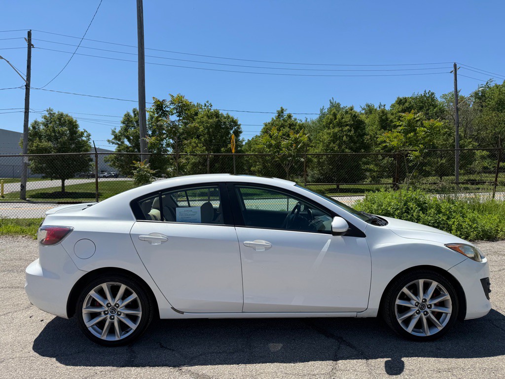 2011 Mazda Mazda3 Image 2