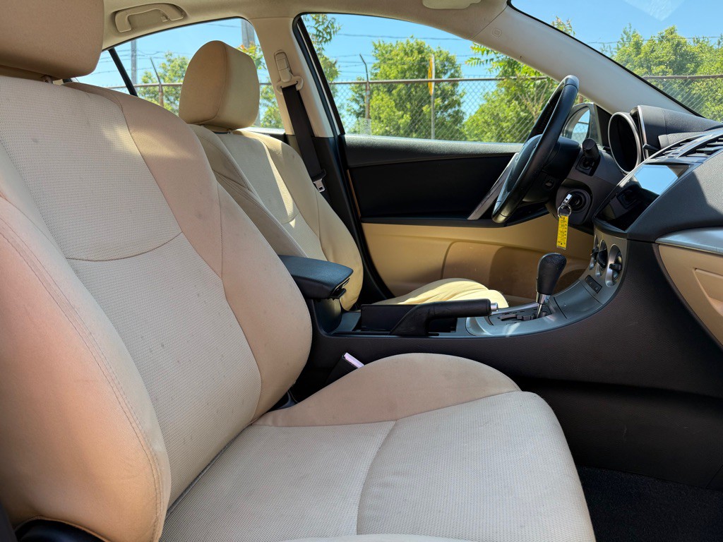 2011 Mazda Mazda3 Image 10