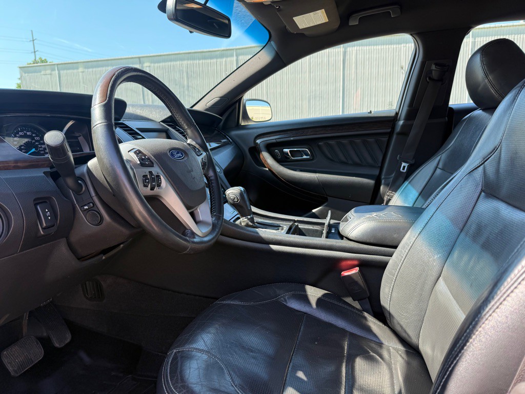 2013 Ford Taurus Image 8