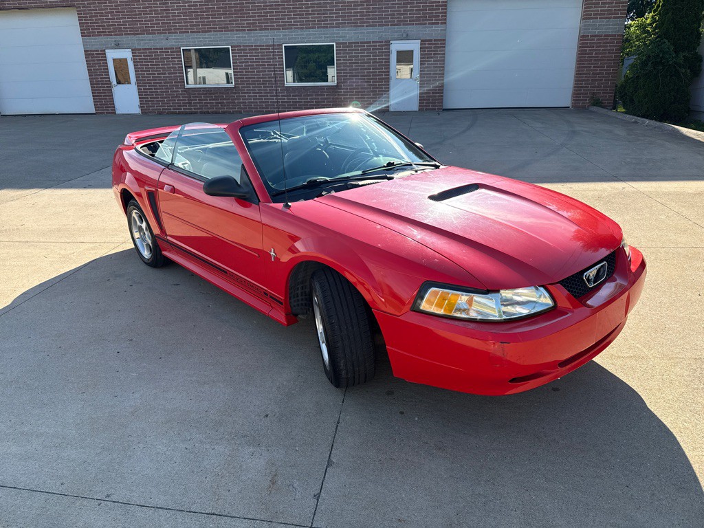 2000 Ford Mustang Image 3
