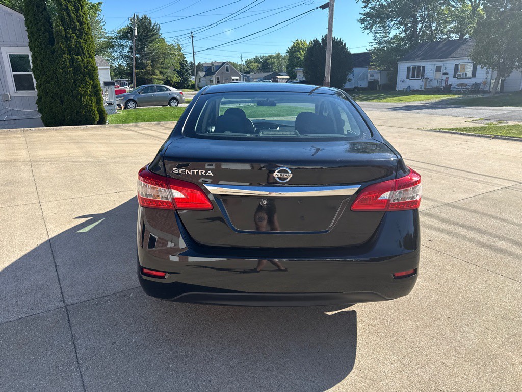 2016 Nissan Sentra Image 7