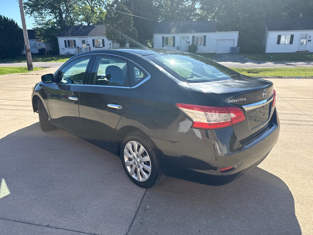 2016 Nissan Sentra Image 8