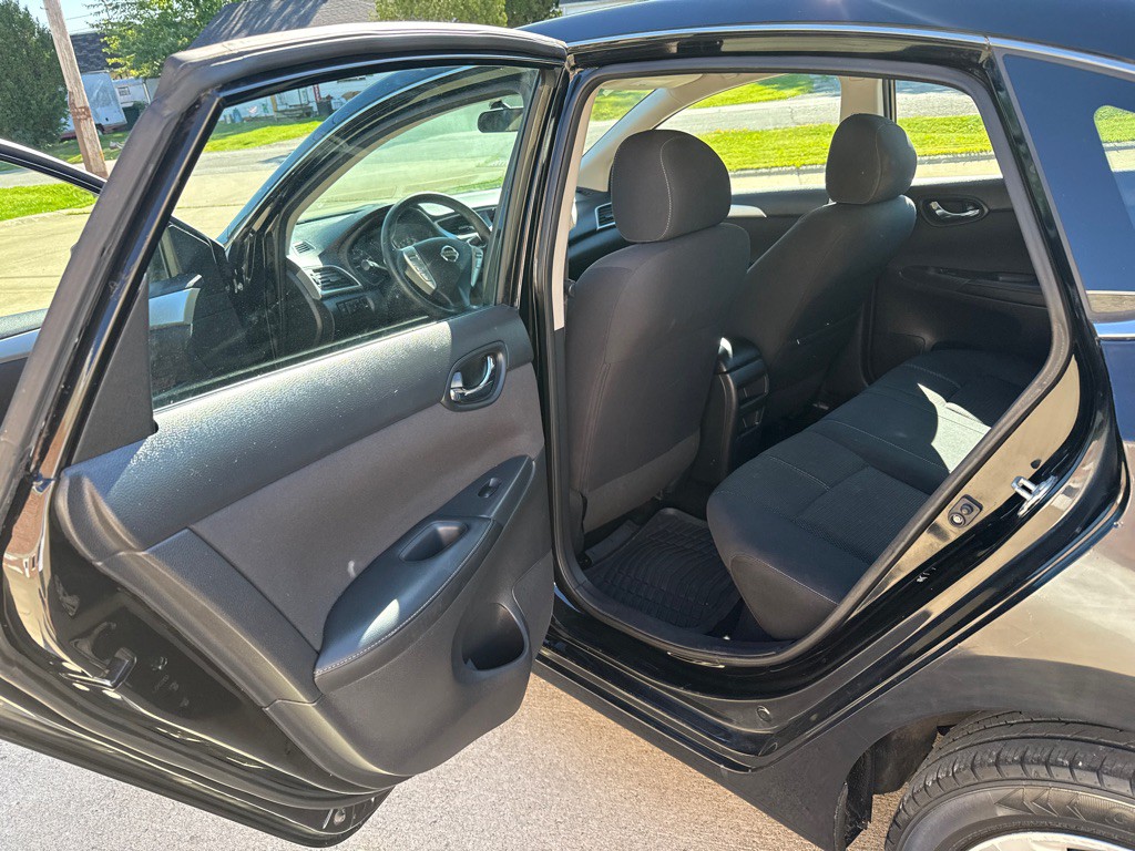 2016 Nissan Sentra Image 11
