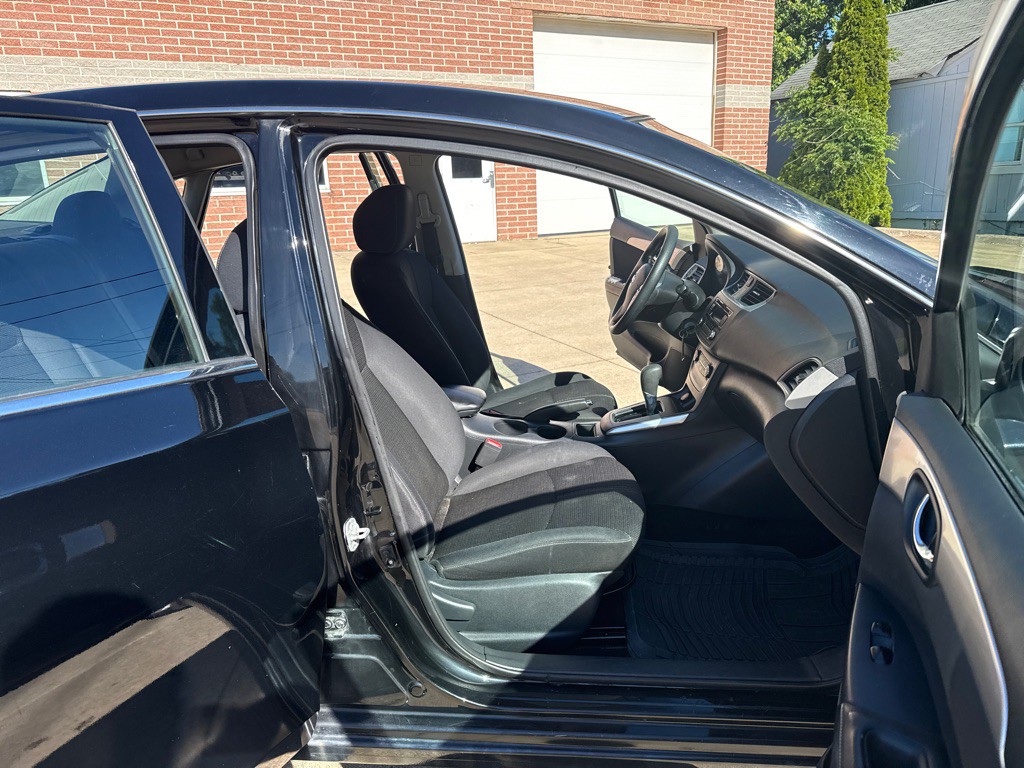 2016 Nissan Sentra Image 12