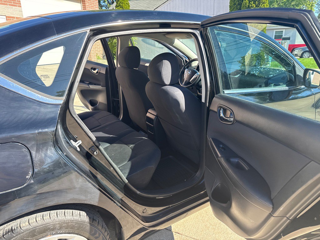 2016 Nissan Sentra Image 13