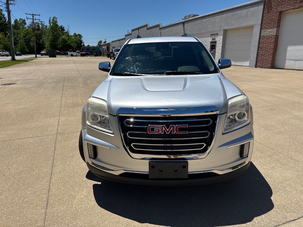 2017 GMC Terrain Image 2