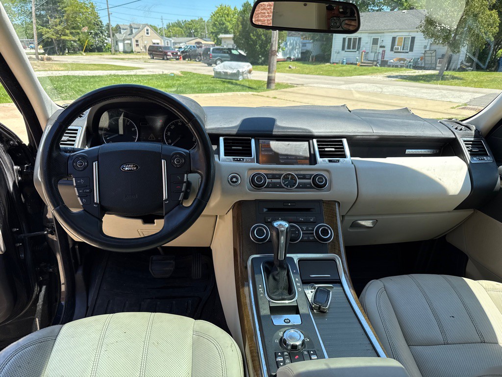 2011 Land Rover Range Rover Sport Image 9