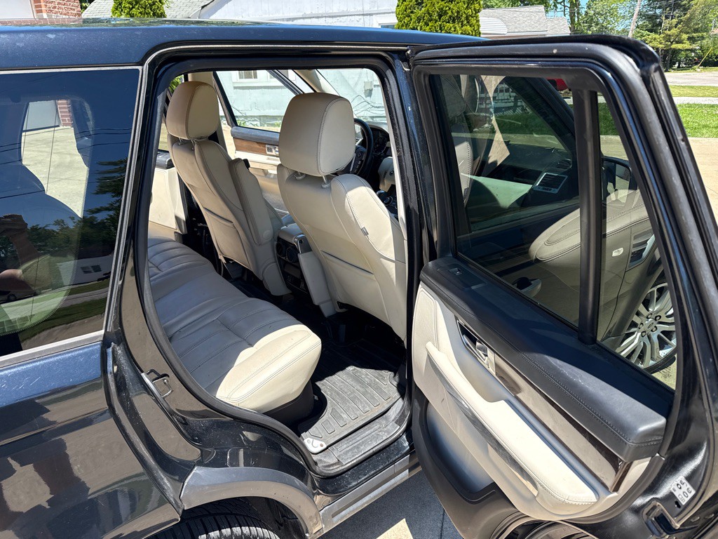 2011 Land Rover Range Rover Sport Image 13