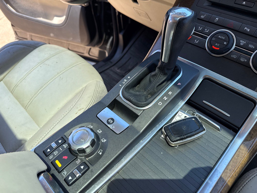 2011 Land Rover Range Rover Sport Image 16