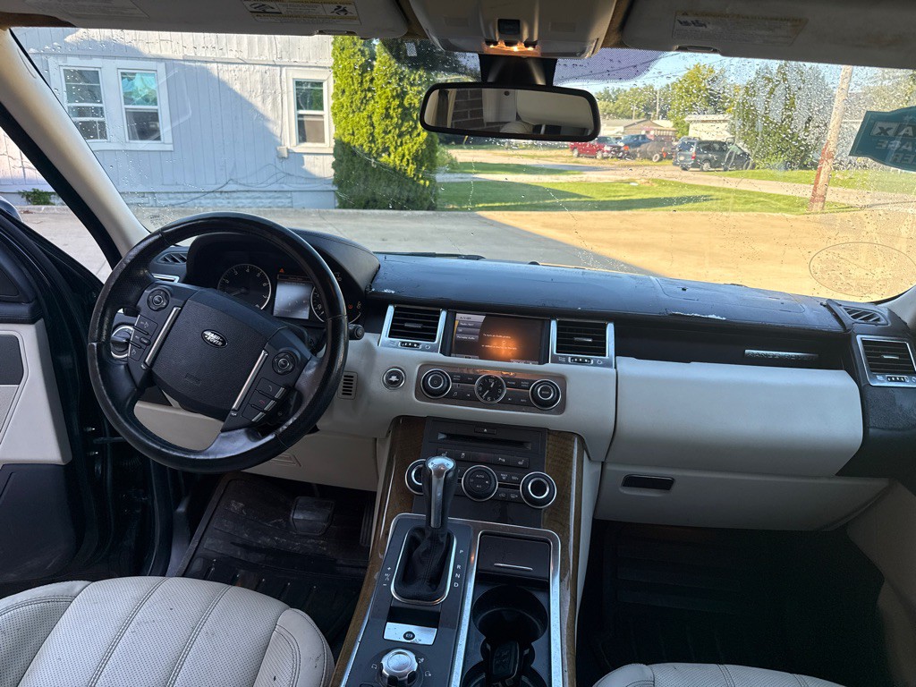 2011 Land Rover Range Rover Sport Image 9