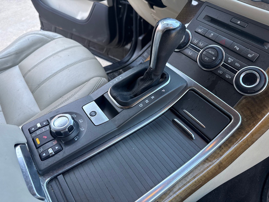 2011 Land Rover Range Rover Sport Image 15